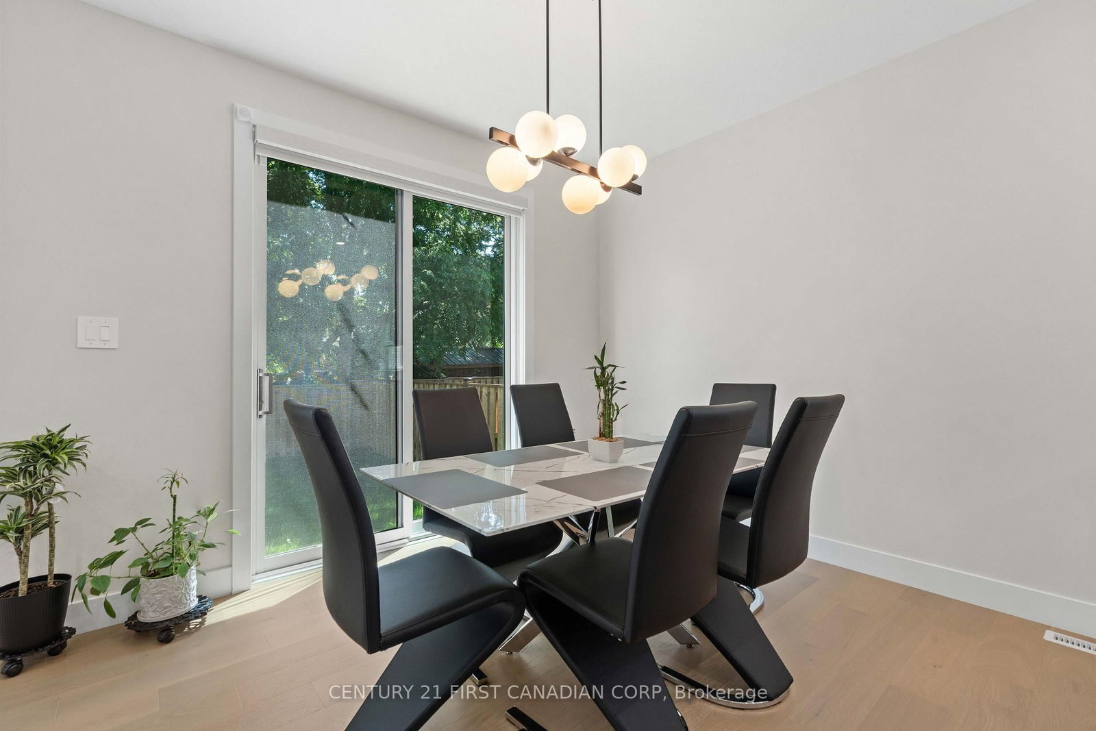 8-7966 Fallon Drive • Lucan Biddulph, ON photo 15