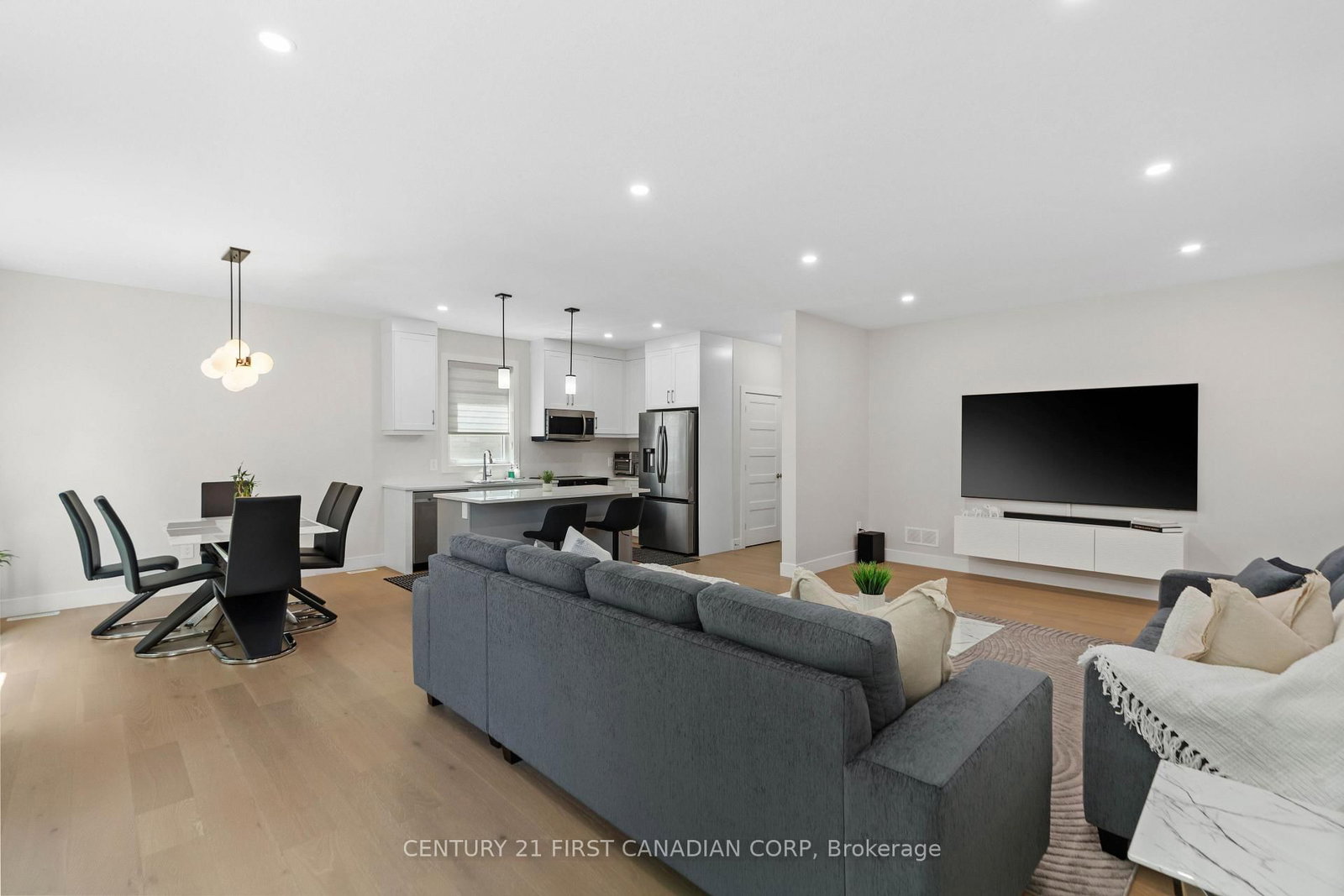8-7966 Fallon Drive • Lucan Biddulph, ON photo 19