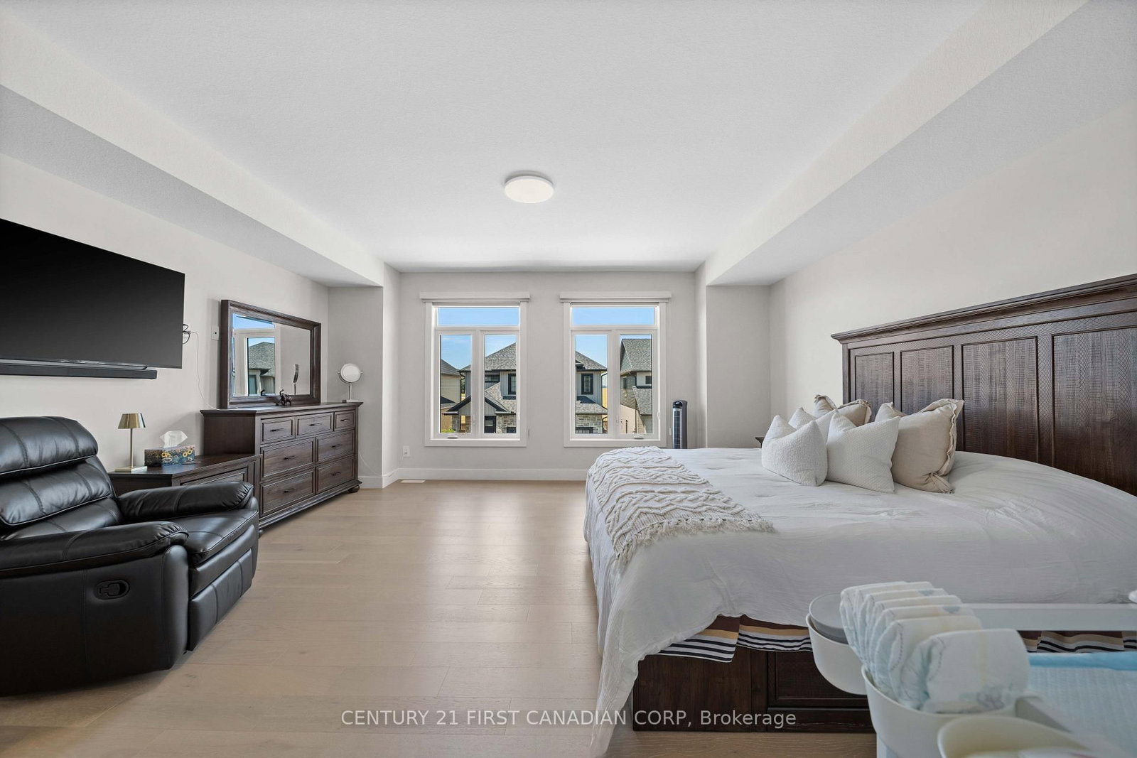8-7966 Fallon Drive • Lucan Biddulph, ON photo 24