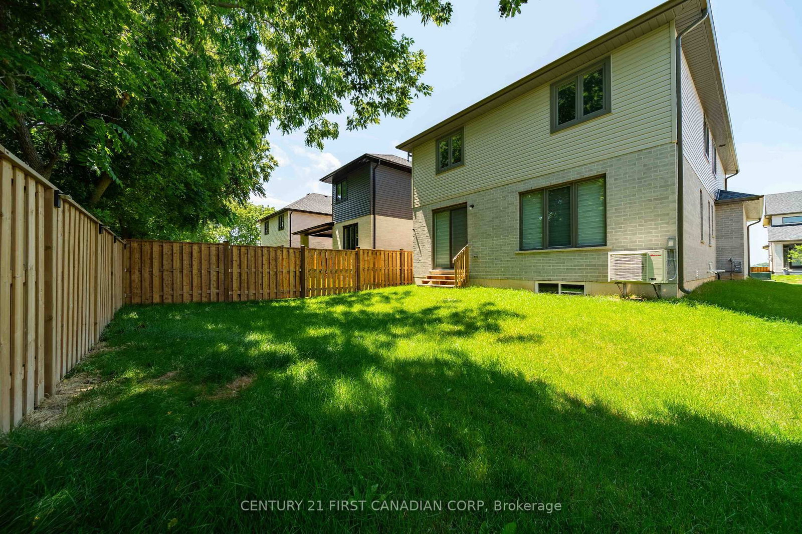8-7966 Fallon Drive • Lucan Biddulph, ON photo 41