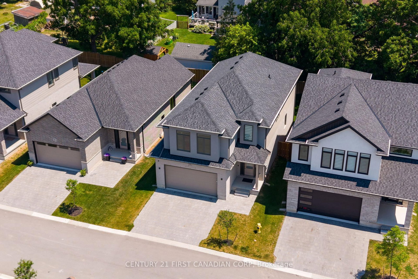 8-7966 Fallon Drive • Lucan Biddulph, ON photo 7