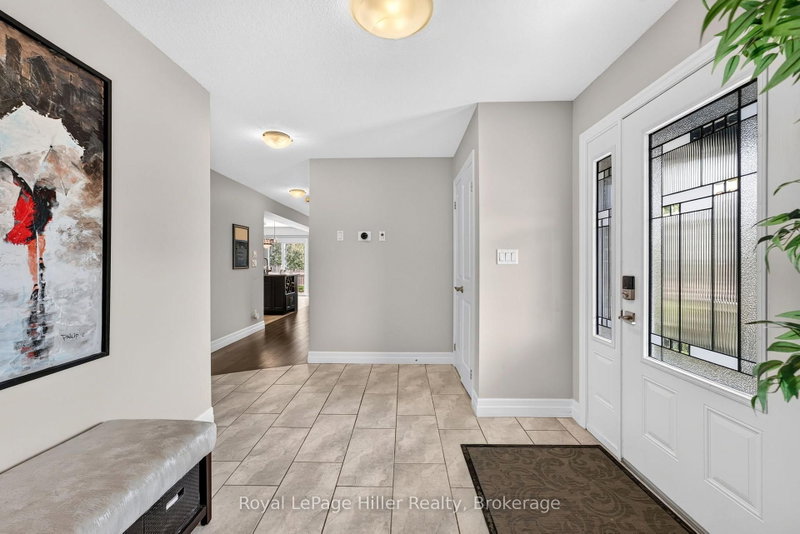 15 Robertson Dr photo 4