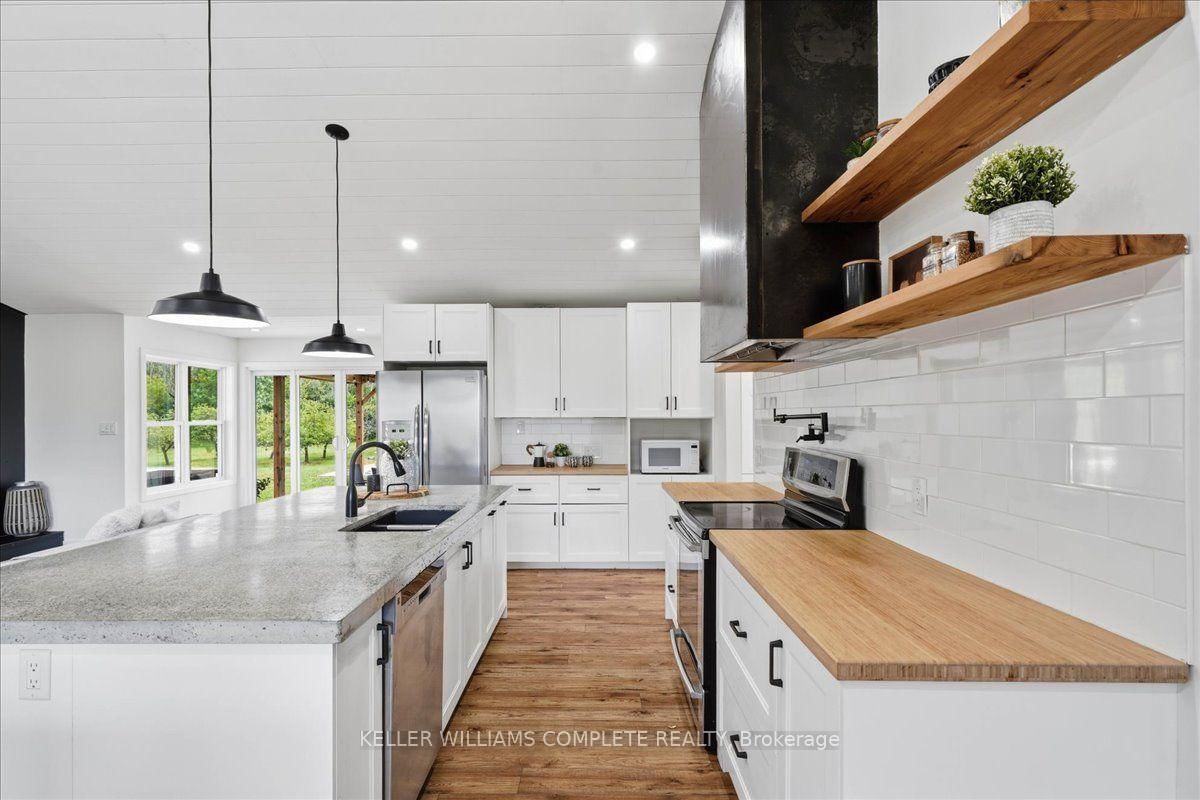 16 BONISTEEL Road • Trenton, ON photo 10
