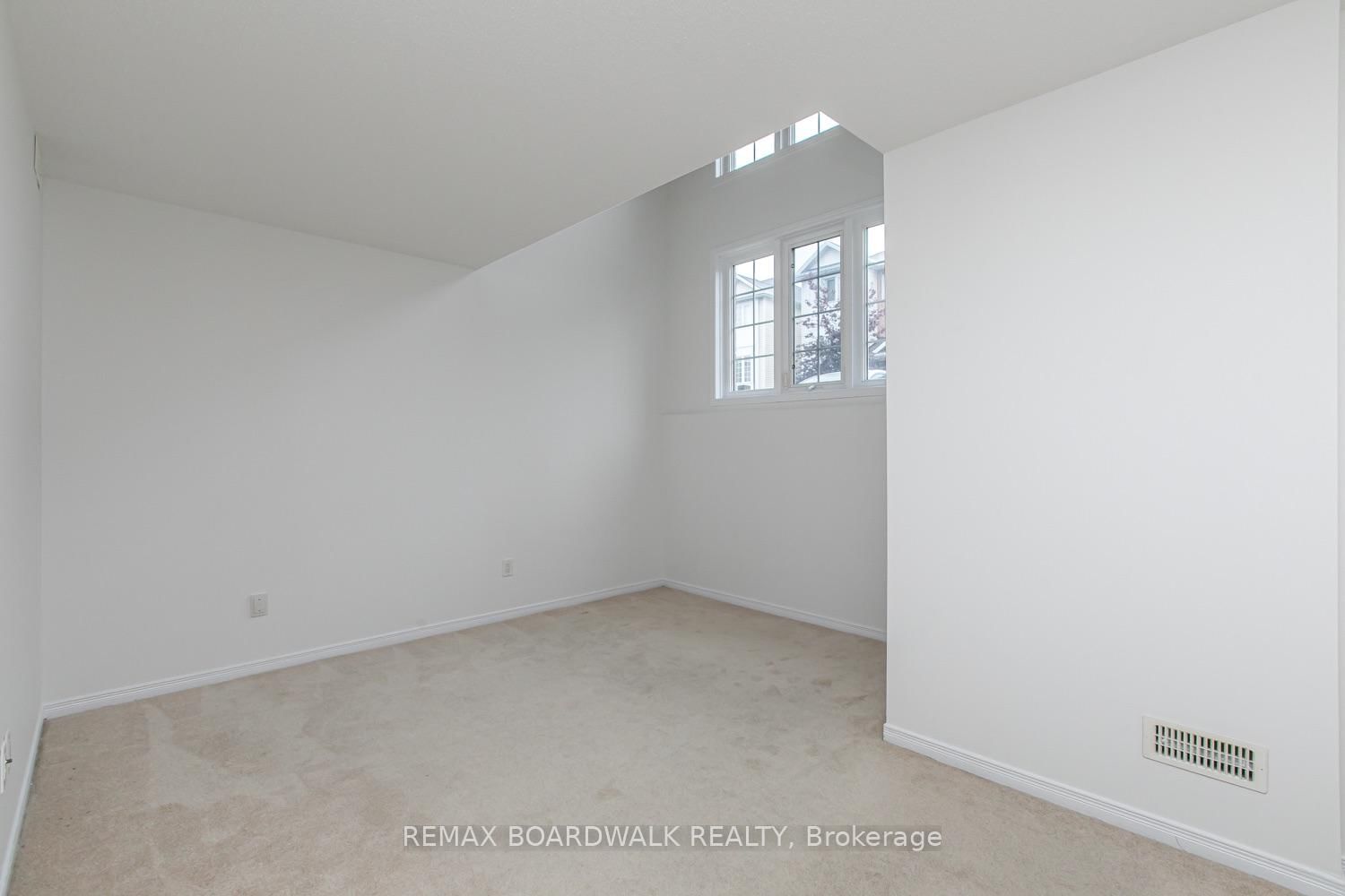 246 Gershwin Private • #38 • Ottawa, ON photo 16