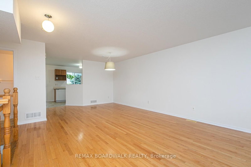 38 - 246 Gershwin Private
