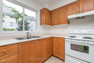246 Gershwin Private • #38 • Ottawa, ON photo 9