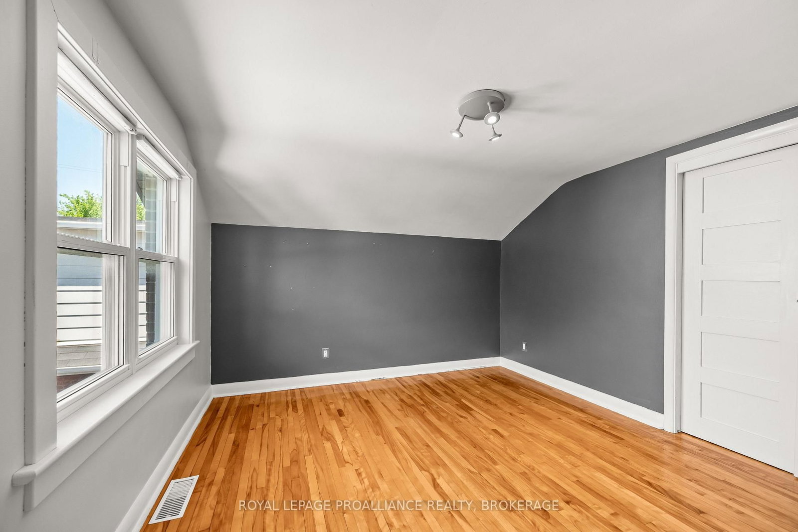 78 Regent Street • Kingston, ON photo 22