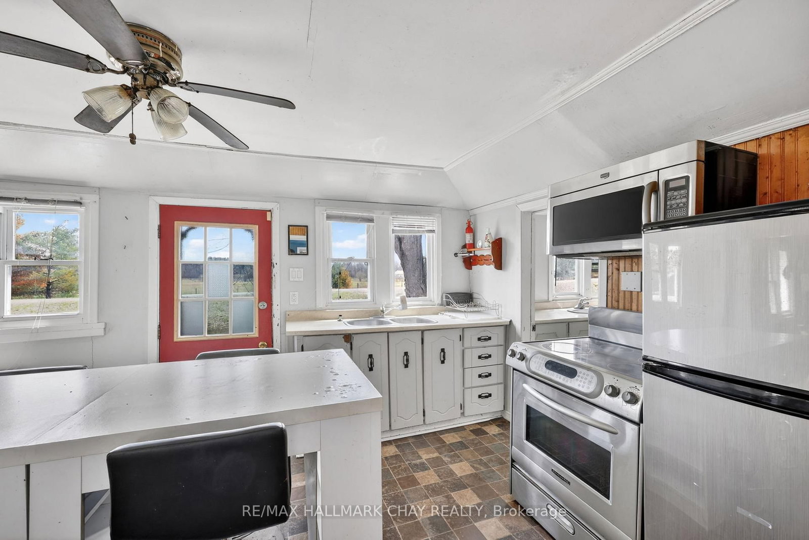 Listing Image 7