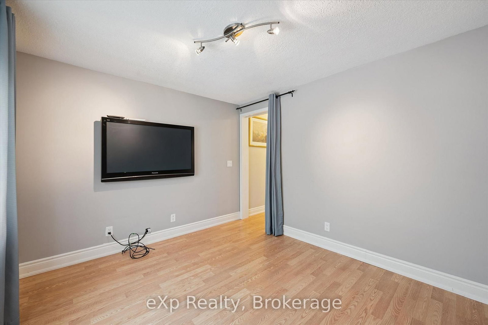 18 Jasper Heights Private • Puslinch, ON photo 18