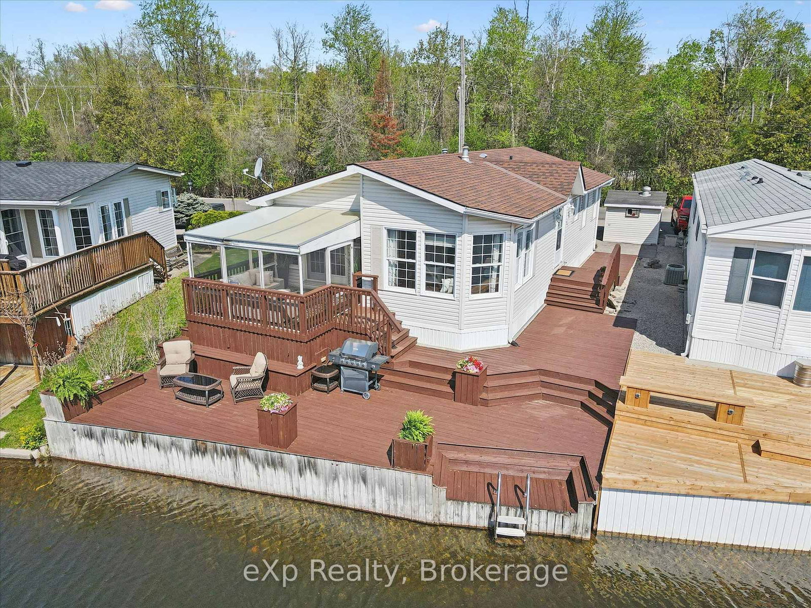 18 Jasper Heights Private • Puslinch, ON photo 2