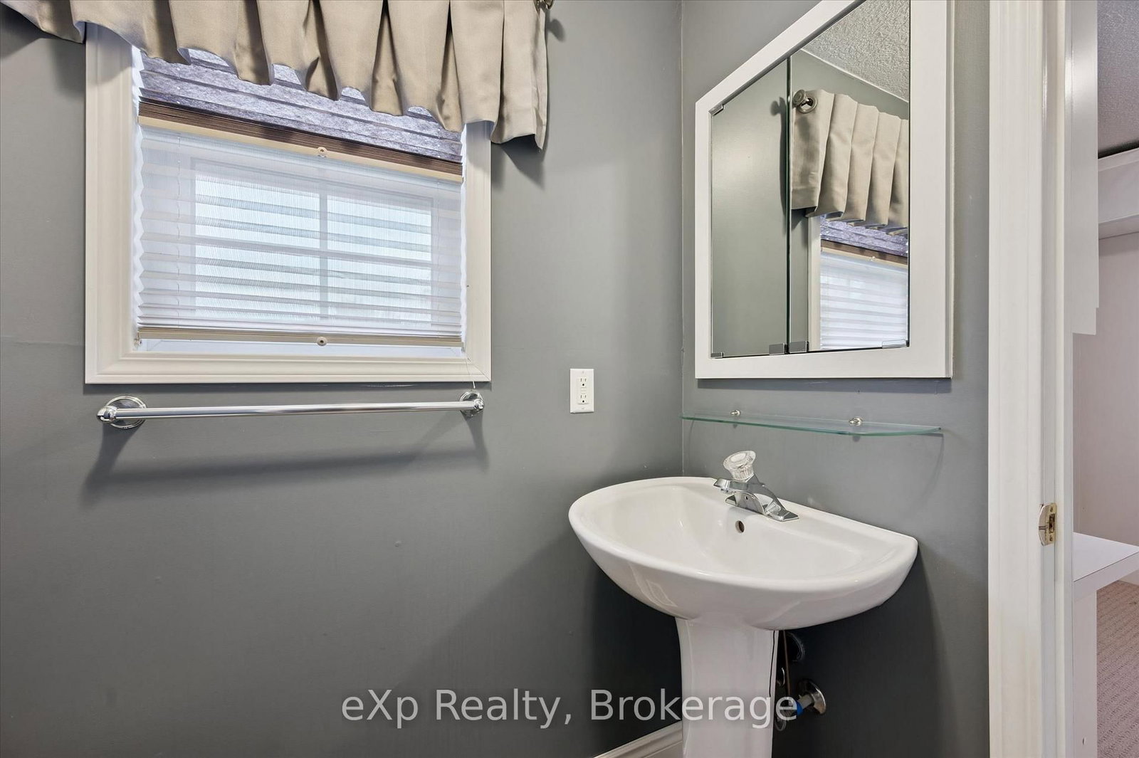 18 Jasper Heights Private • Puslinch, ON photo 21