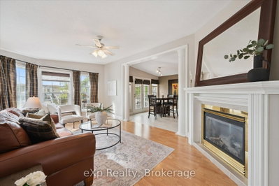 18 Jasper Heights Private • Puslinch, ON photo 7