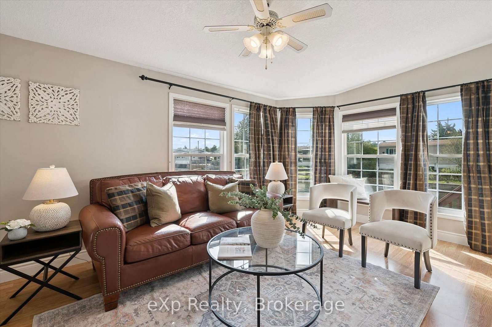 18 Jasper Heights Private • Puslinch, ON photo 8
