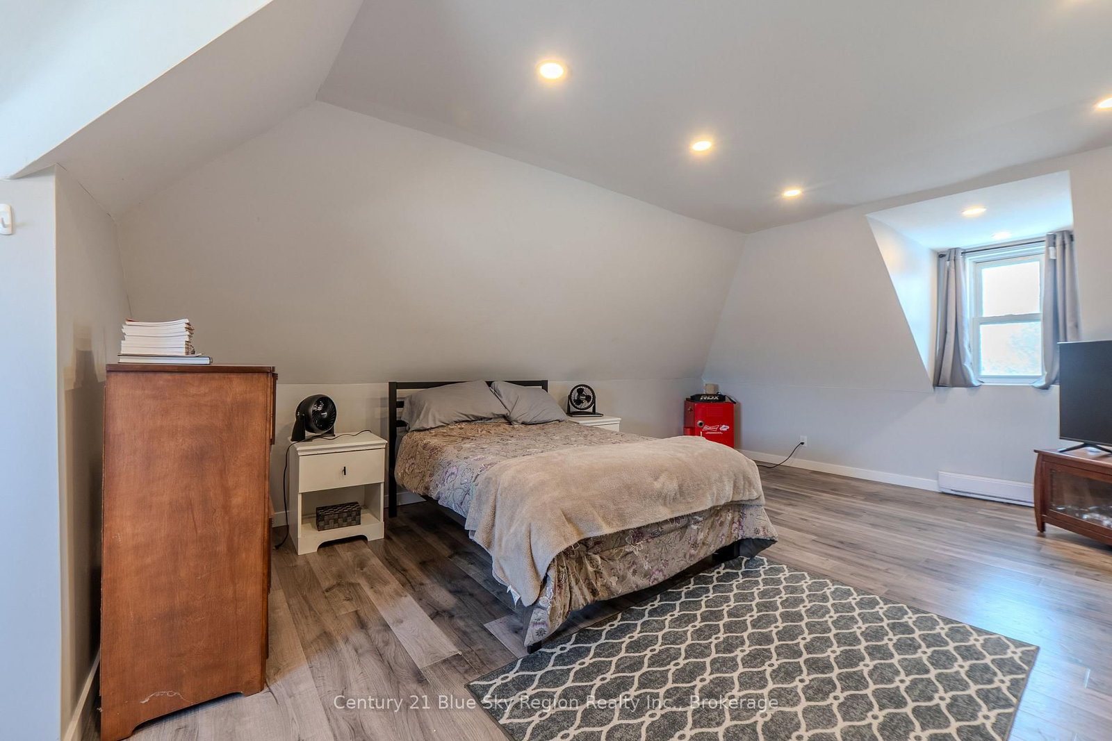 647 Douglas Street • North Bay, ON photo 29