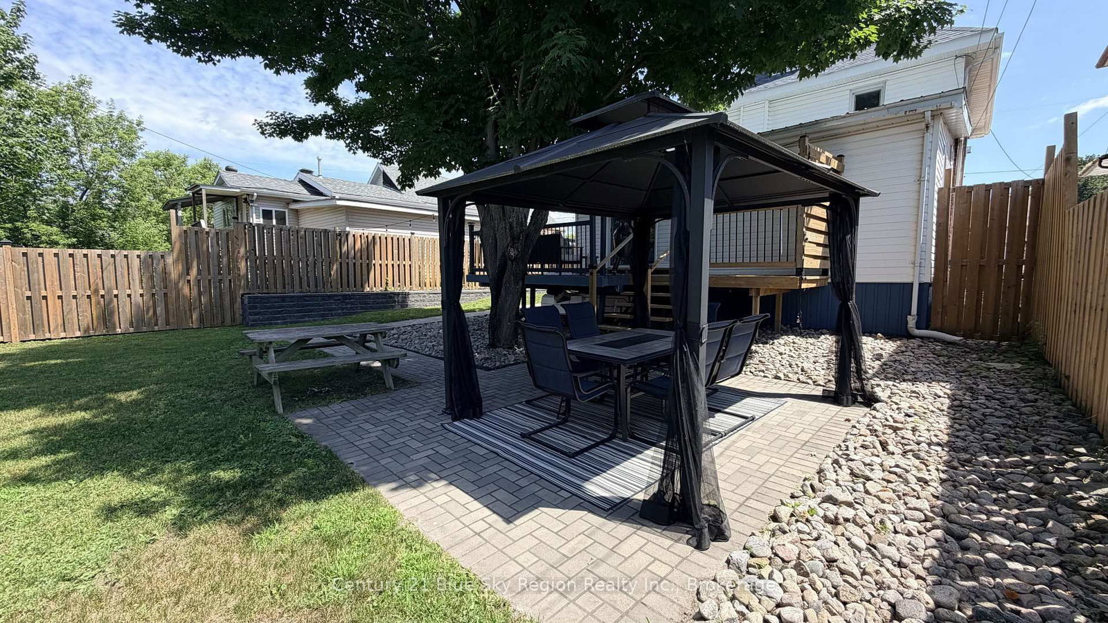 647 Douglas Street • North Bay, ON photo 37