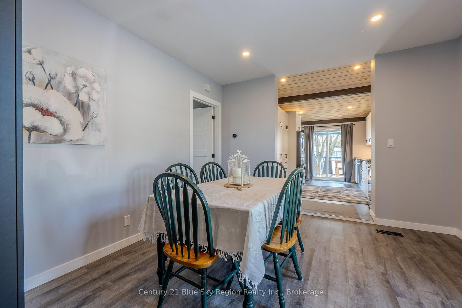 647 Douglas Street • North Bay, ON photo 6