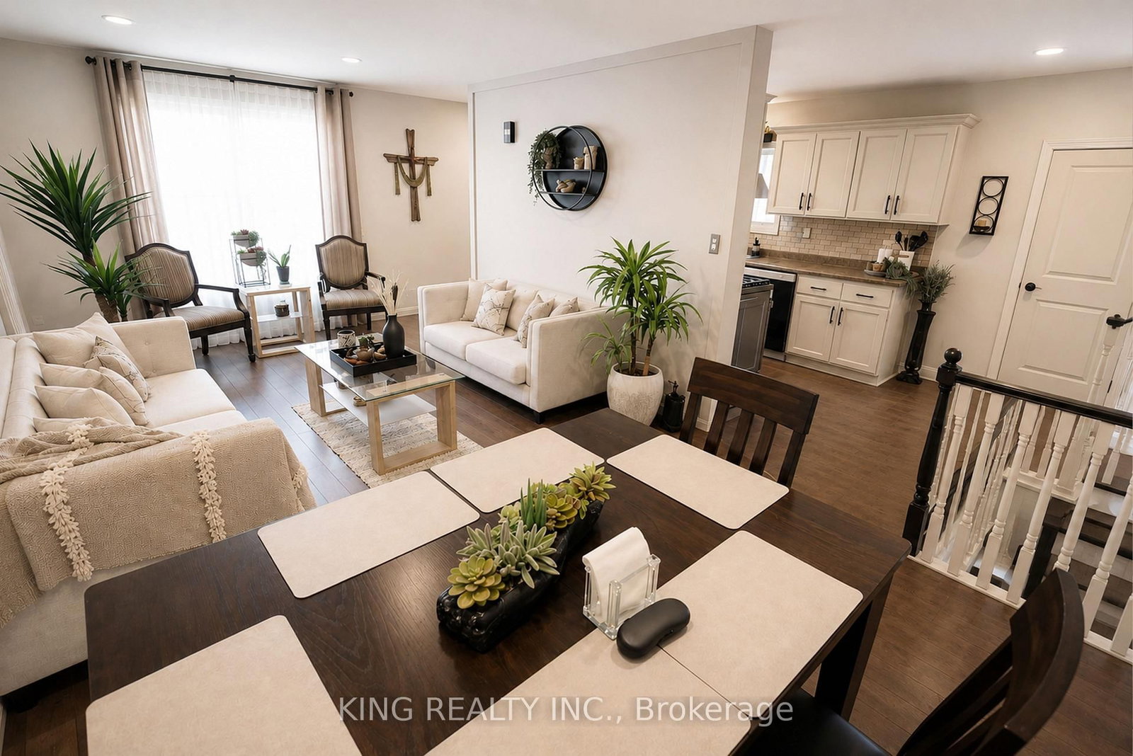 2613 Carissa Avenue • Windsor, ON photo 4