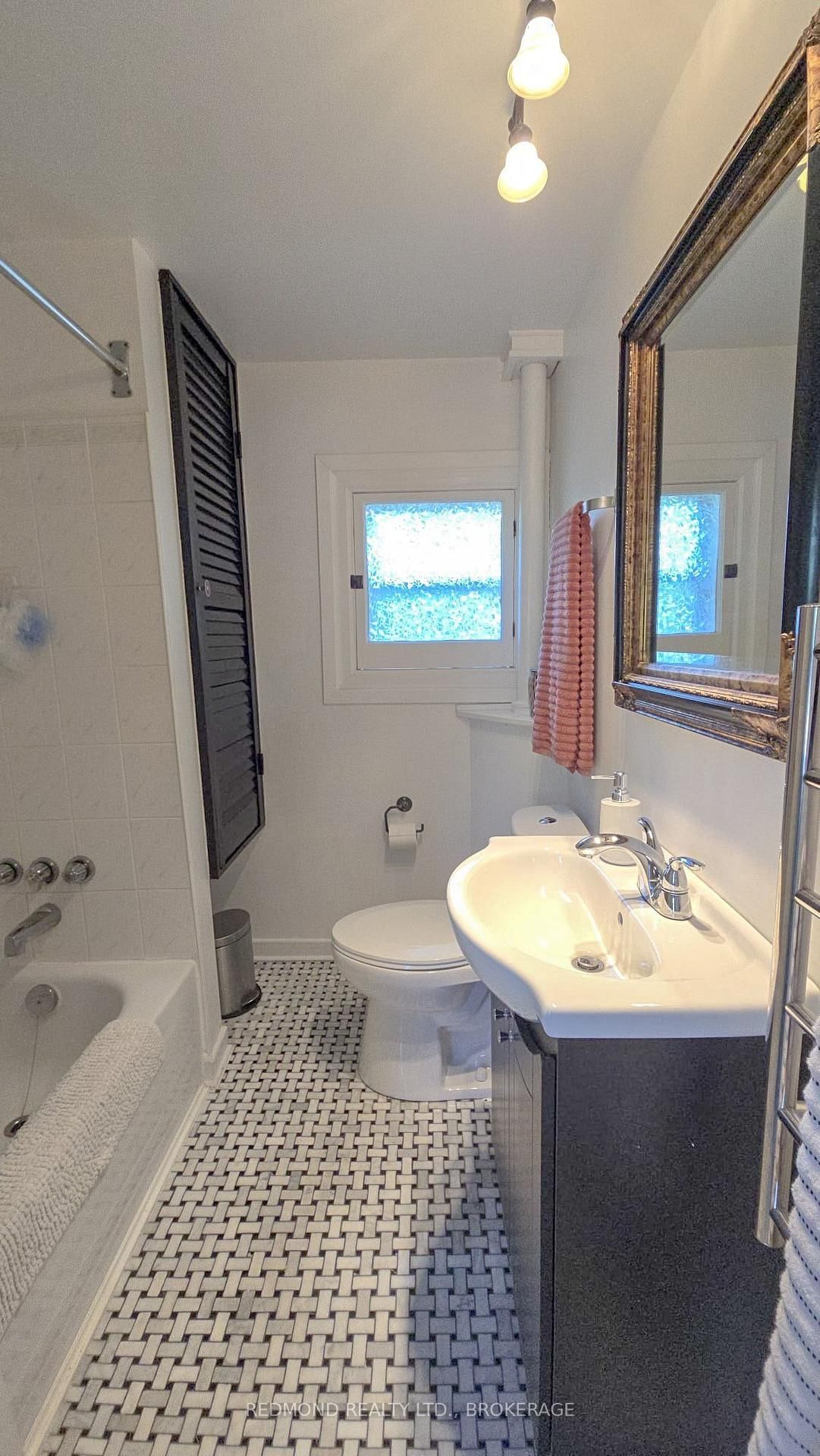 200 South Street • Gananoque, ON photo 21