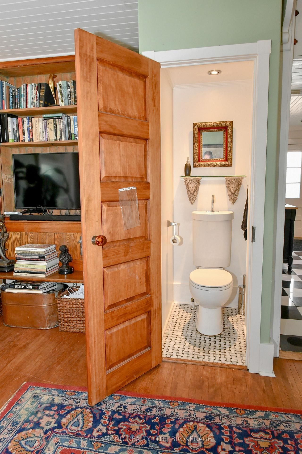 200 South Street • Gananoque, ON photo 9