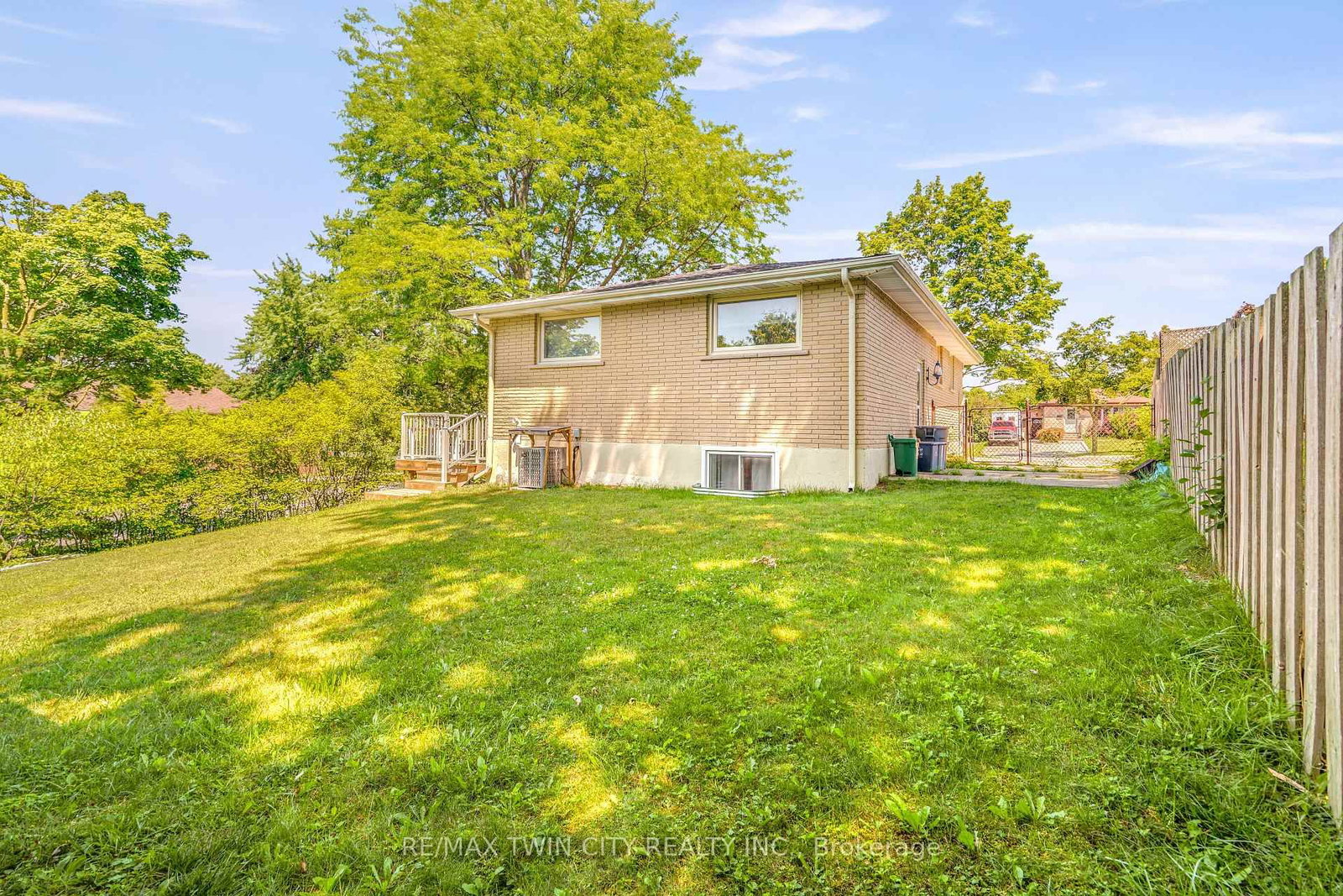 160 Woodlawn Avenue • Brantford, ON photo 38