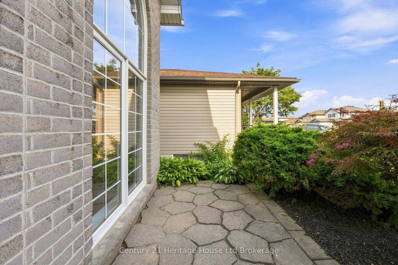 16 Herford Street