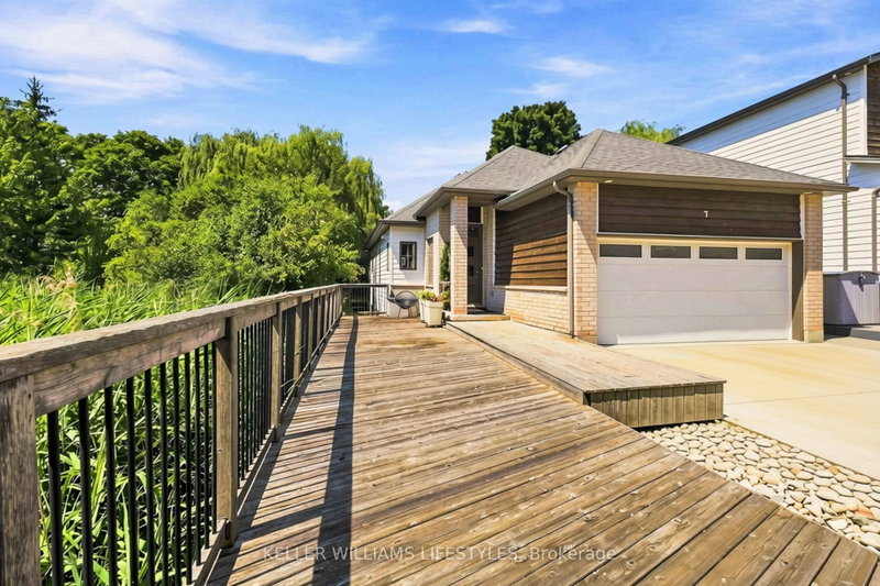7 - 727 Apricot Drive
