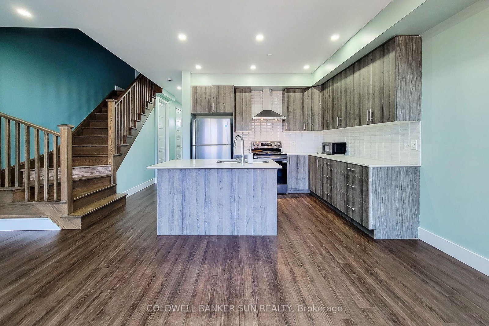 8 Bedrock Drive • Hamilton, ON photo 15