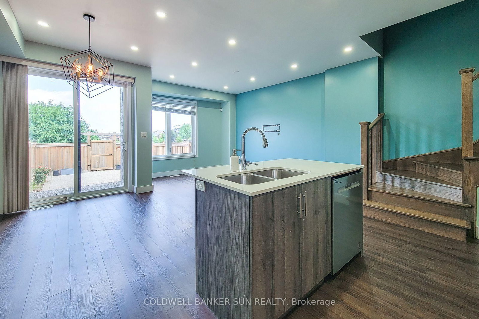 8 Bedrock Drive • Hamilton, ON photo 18