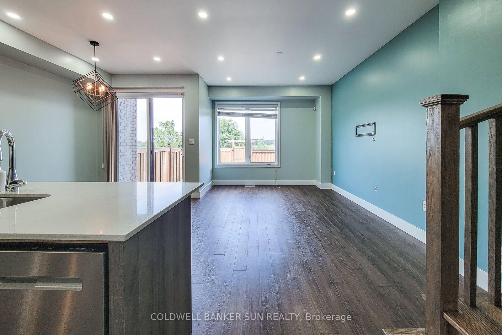 8 Bedrock Drive • Hamilton, ON photo 8