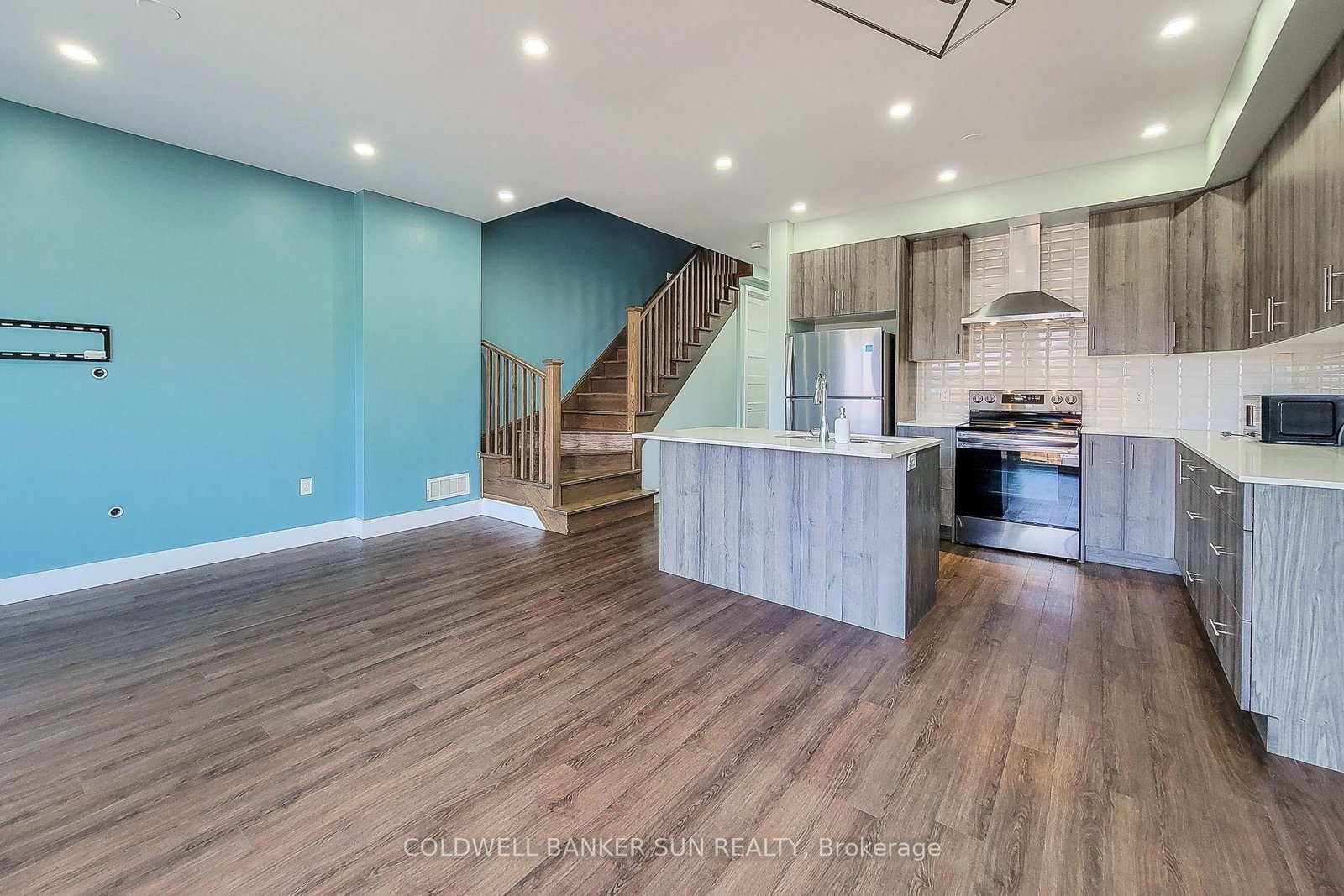 8 Bedrock Drive • Hamilton, ON photo 9