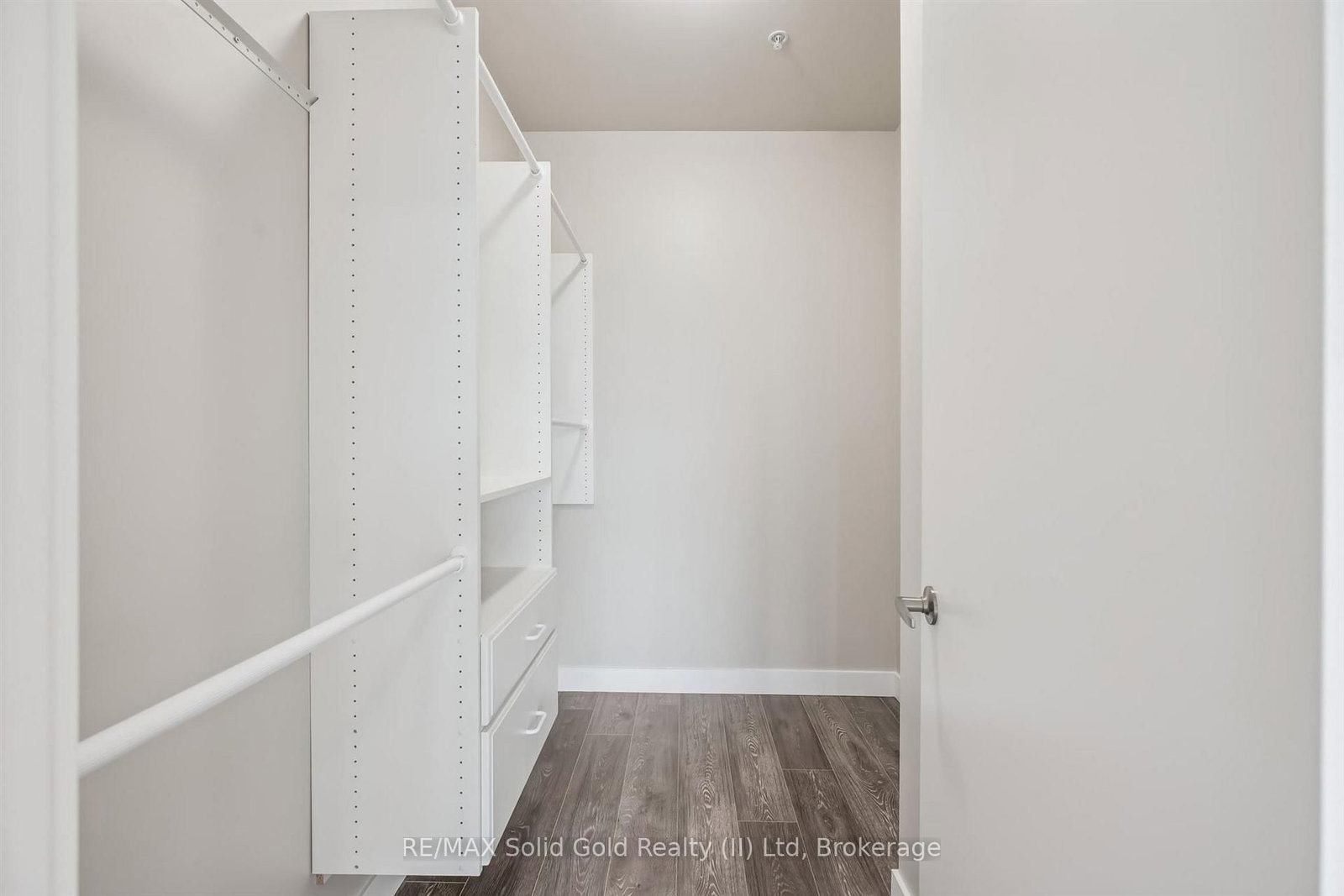 1 Victoria Street S • #1807 • Kitchener, ON photo 27