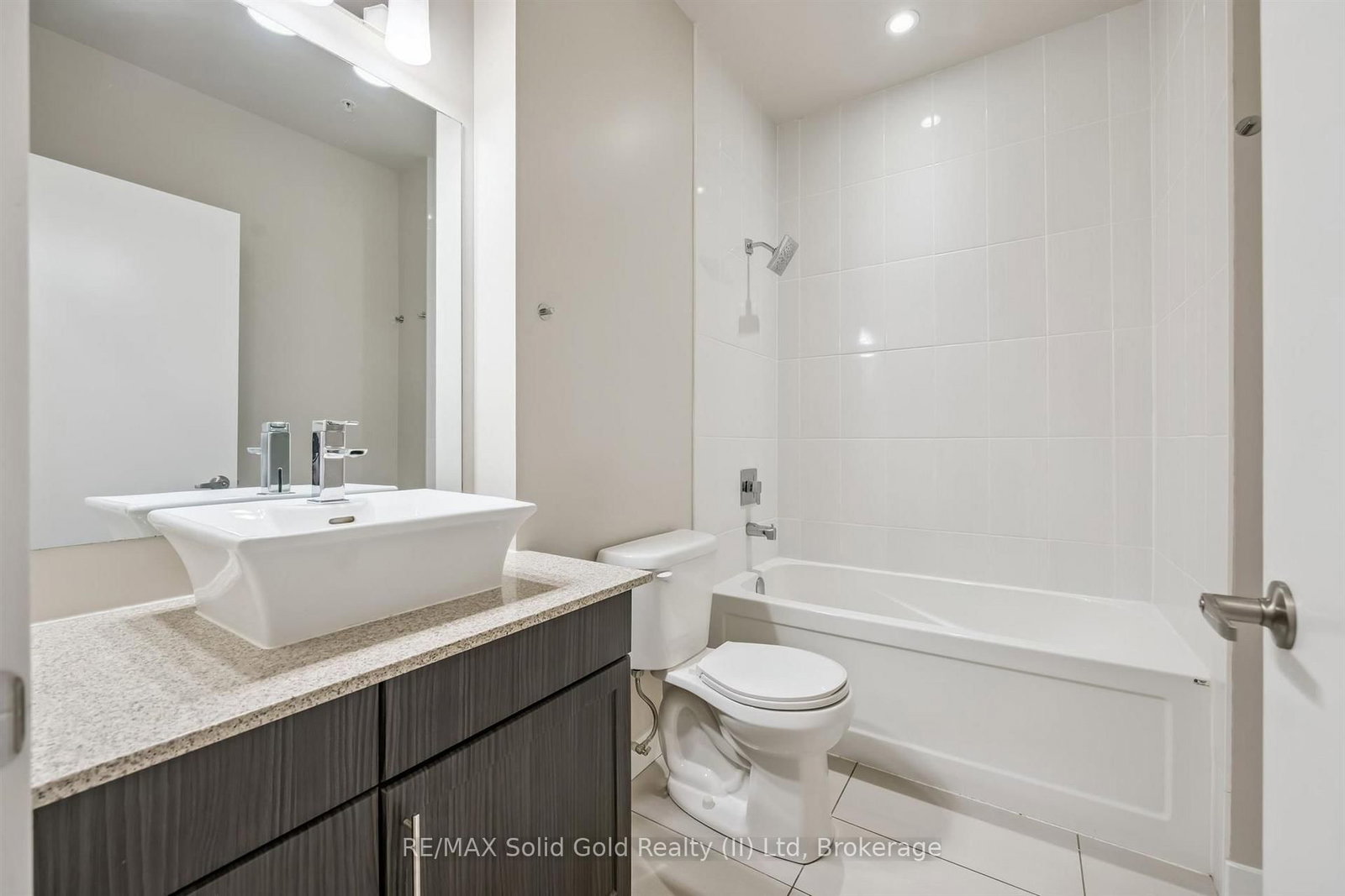 1 Victoria Street S • #1807 • Kitchener, ON photo 28