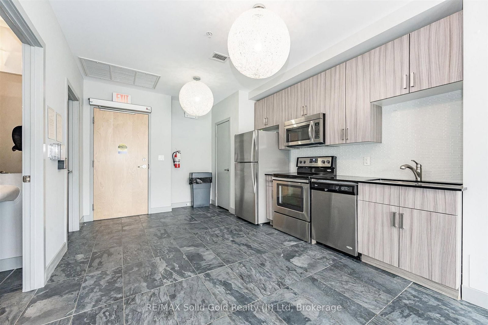 1 Victoria Street S • #1807 • Kitchener, ON photo 33