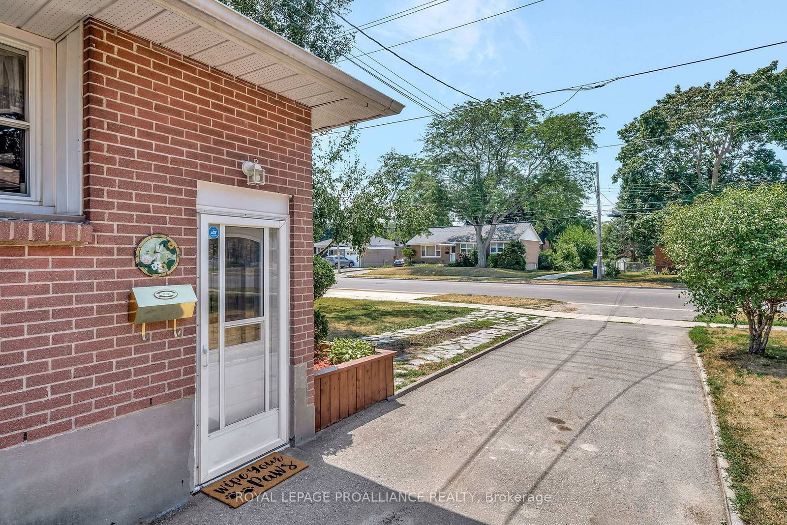 235 FARLEY Avenue • Belleville, ON photo 6