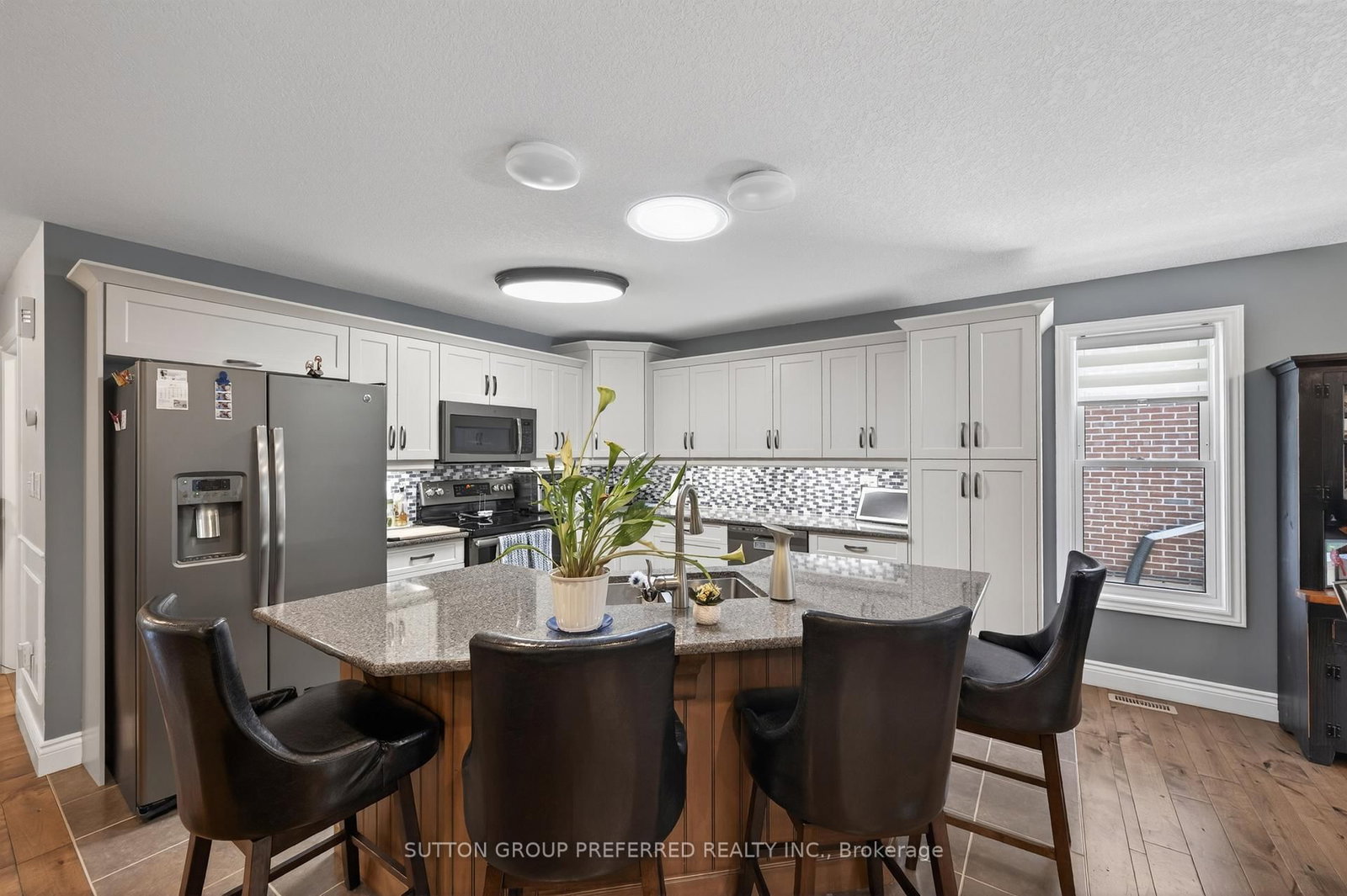 23 Wood Lily Lane • Middlesex Centre, ON photo 10
