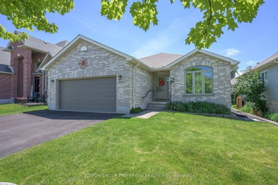 23 Wood Lily Lane • Middlesex Centre, ON photo 2