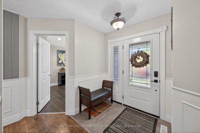 23 Wood Lily Lane • Middlesex Centre, ON photo 5