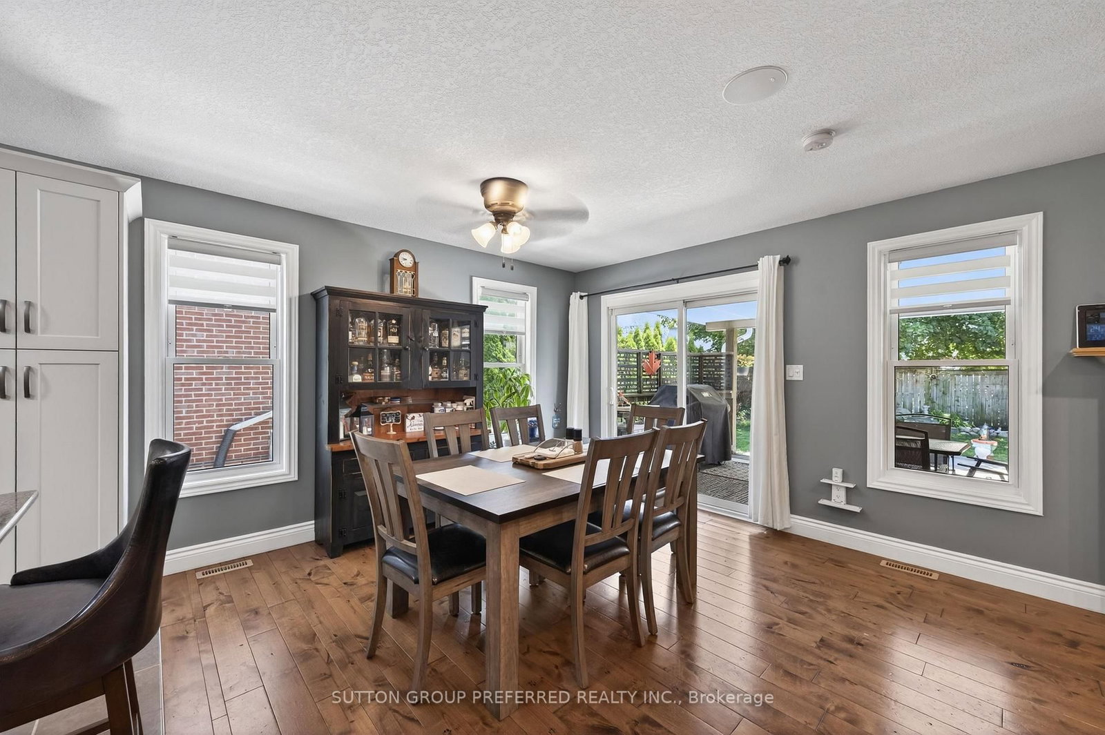 23 Wood Lily Lane • Middlesex Centre, ON photo 6
