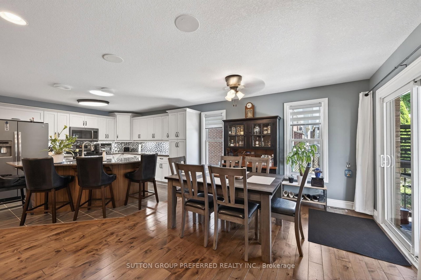 23 Wood Lily Lane • Middlesex Centre, ON photo 8