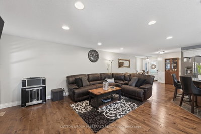 23 Wood Lily Lane • Middlesex Centre, ON photo 9