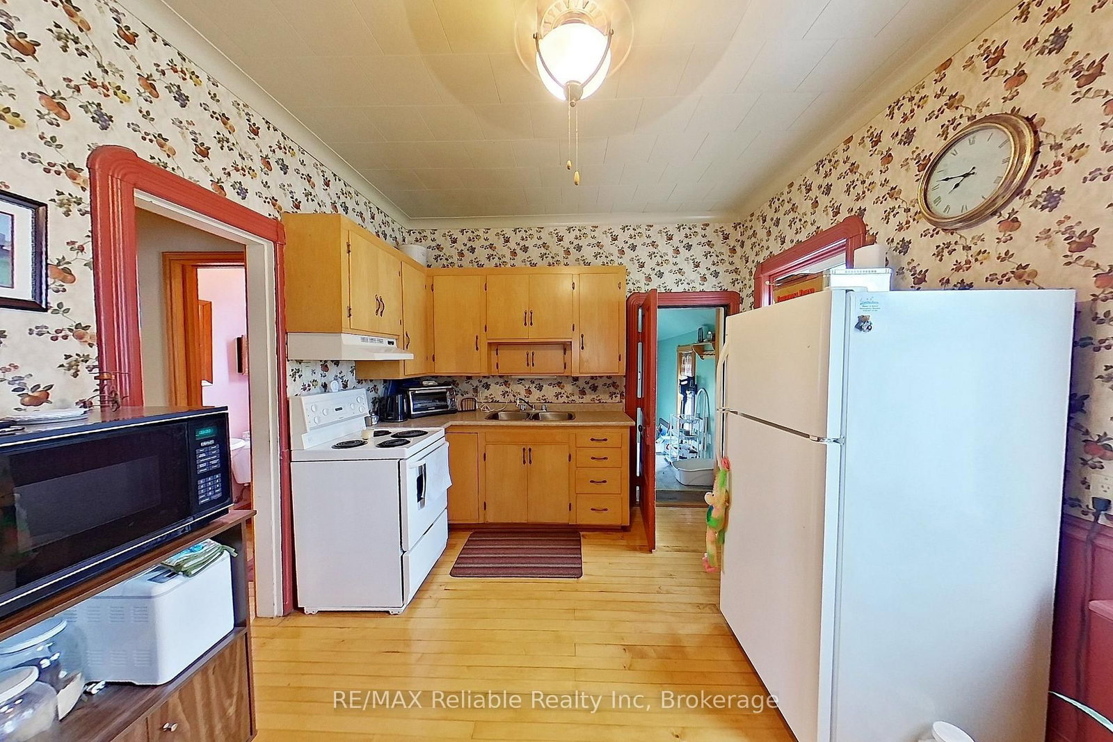 33 Princess Street E • Central Huron, ON photo 10