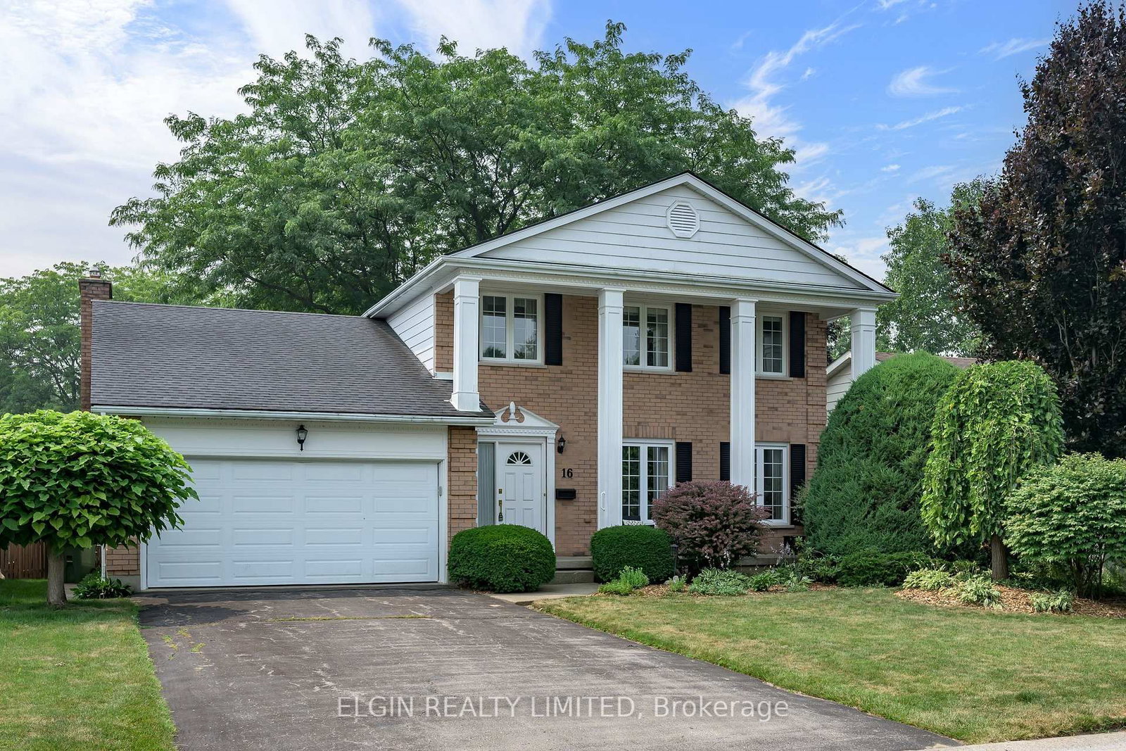 16 Massey Drive • St. Thomas, ON photo 2