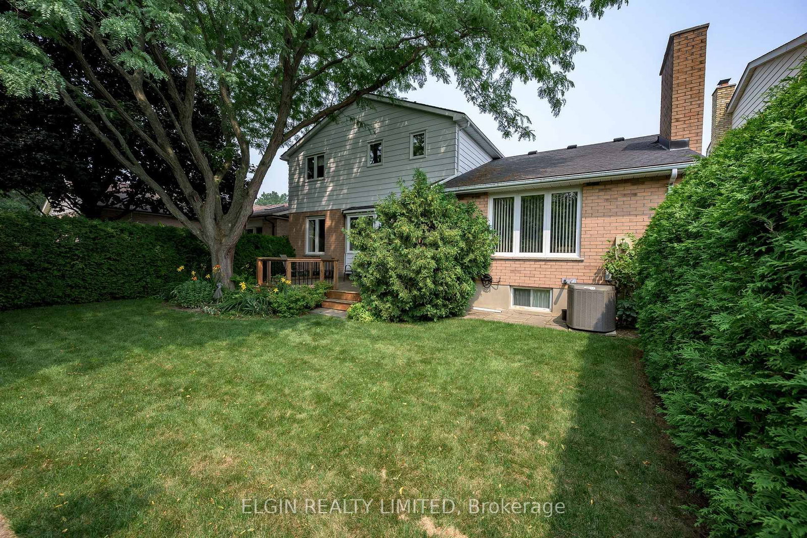16 Massey Drive • St. Thomas, ON photo 6