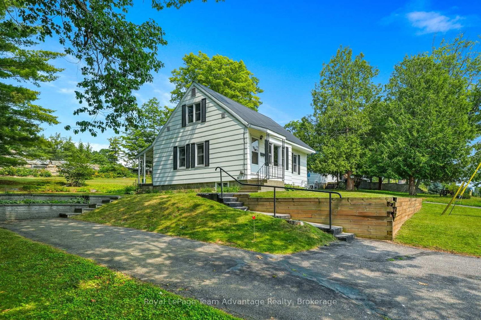 13 Burritt Street • Parry Sound, ON photo 38