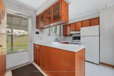 13 Burritt Street • Parry Sound, ON photo 5
