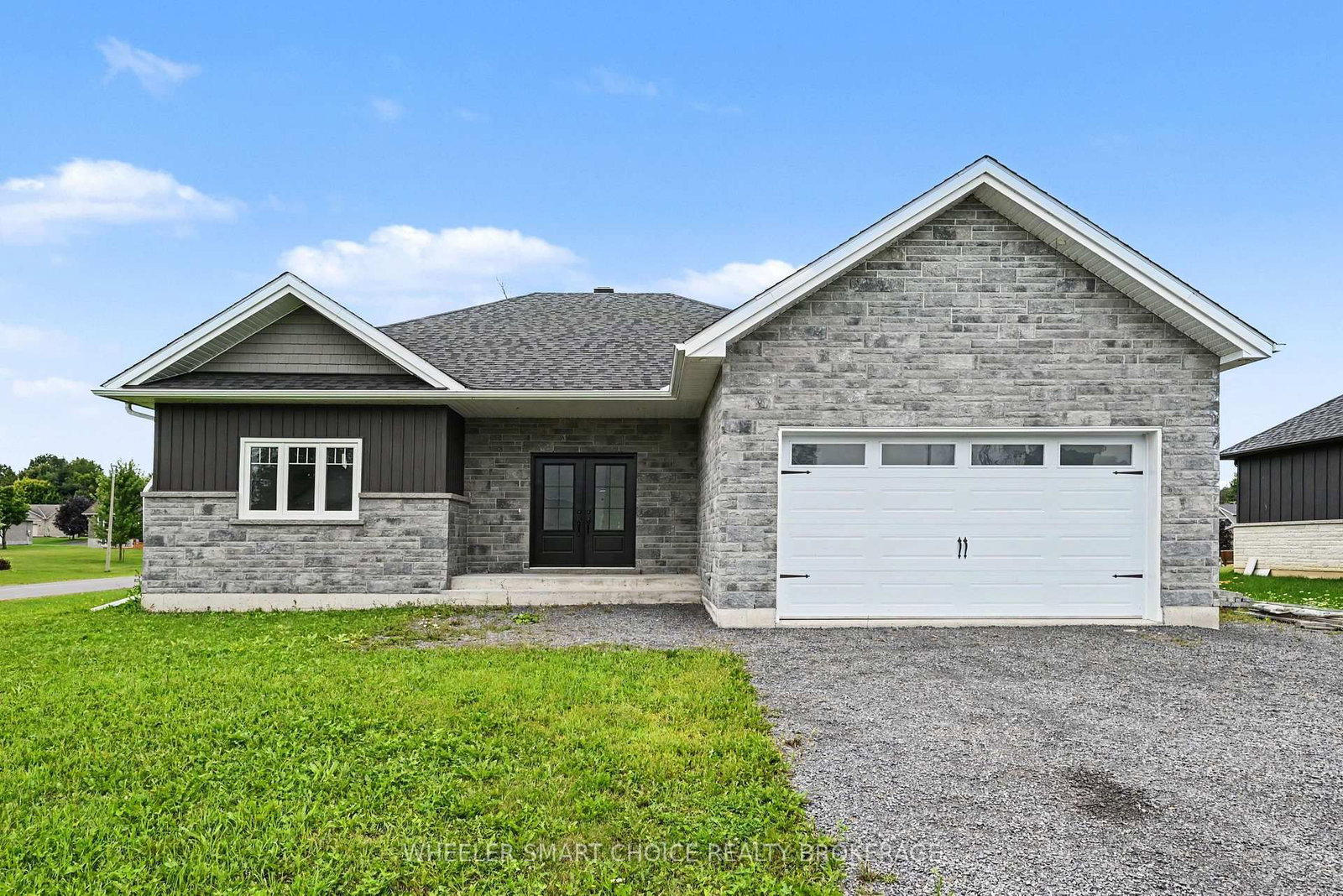 31 Dale Street • South Stormont, ON photo 2
