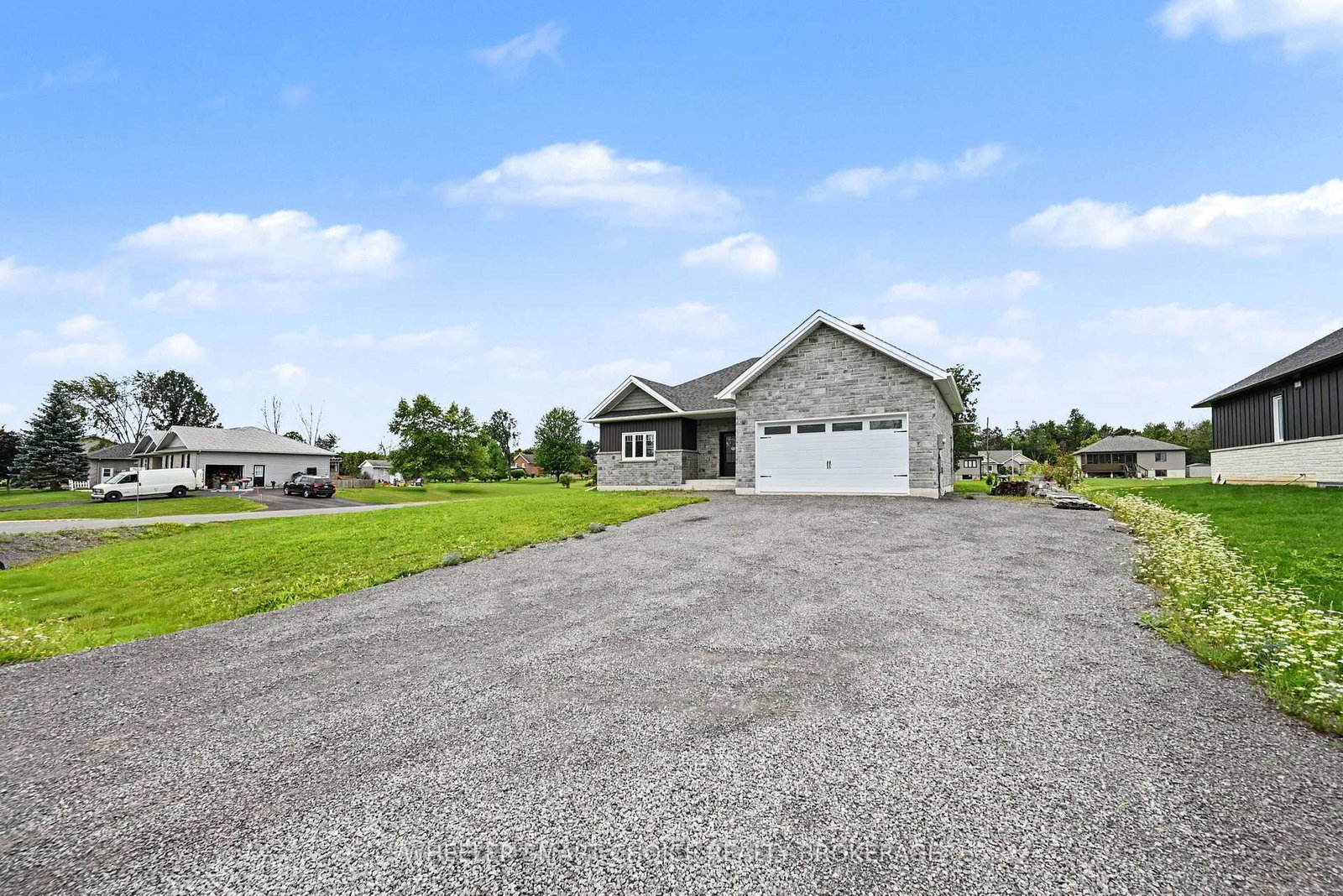 31 Dale Street • South Stormont, ON photo 3