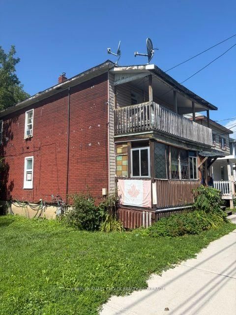 321 Louisa Street
