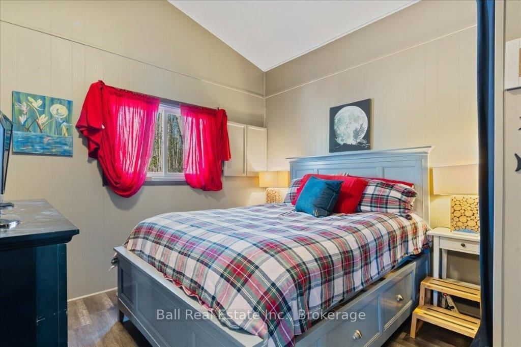 1046 Edith Crescent • Highlands East, ON photo 12