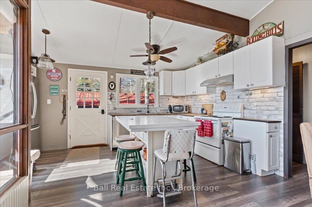 1046 Edith Crescent • Highlands East, ON photo 3